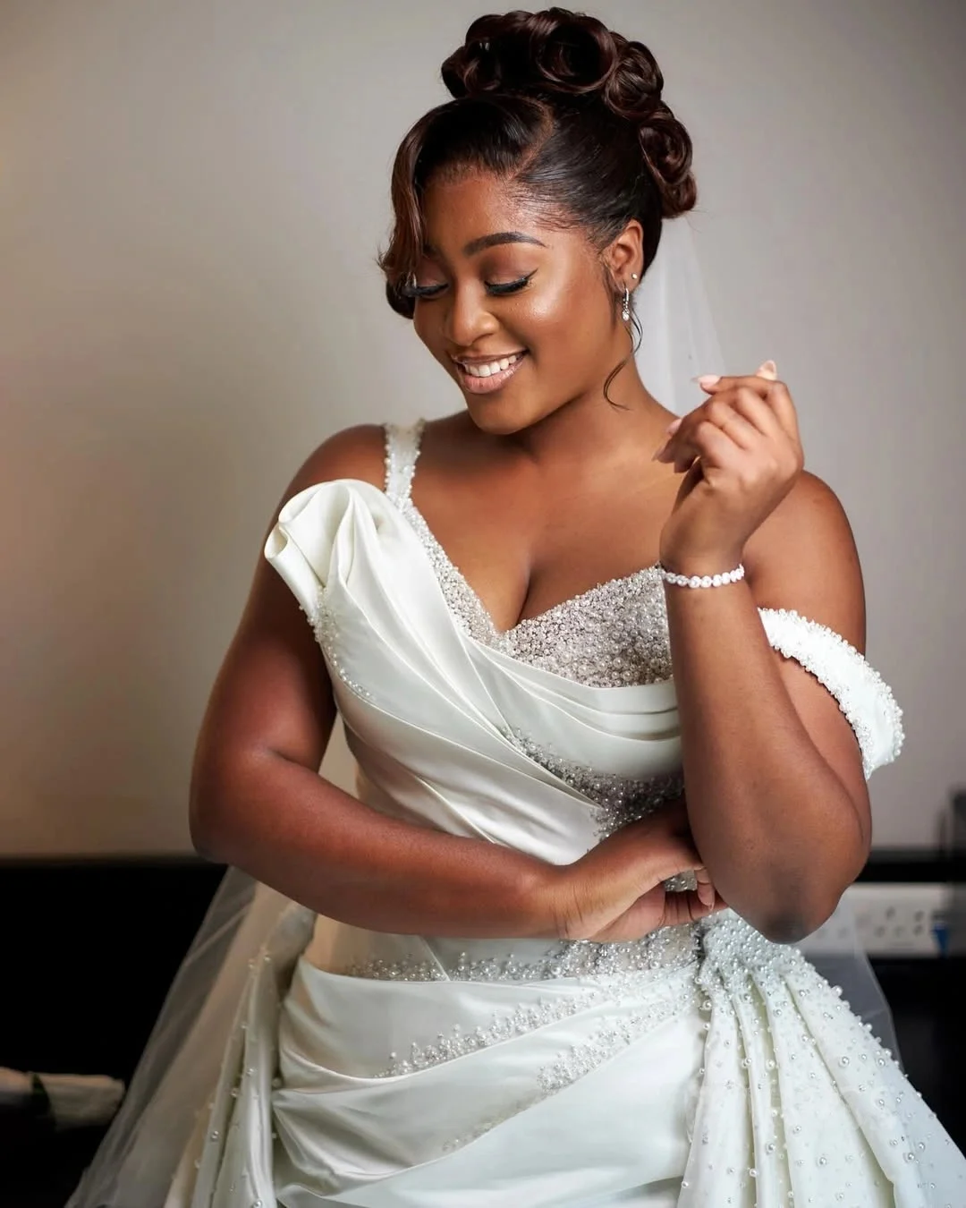 تخصيص قبالة الكتف الأفريقي تسلق اللؤلؤ فستان الزفاف Vestido De Noiva انفصال قطار الساتان الطيات زي العرائس #4