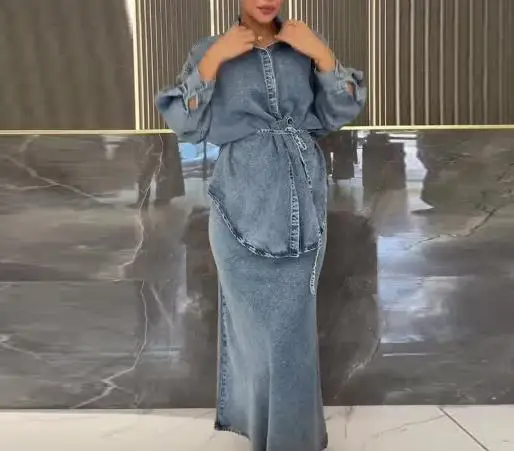 ชุดเซ็ตสองชิ้น เสื้อผ้าผู้หญิงใหม่ ฤดูใบไม้ร่วง/ฤดูหนาว 2025 ชุดเดรสยาวสไตล์คาวบอย แขนยาว มีเข็มขัดรัดเอว