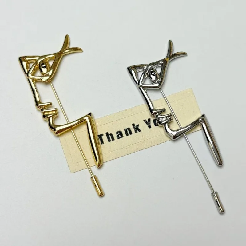 Retro Style Metal Pin Brooch for Women Unique Design Picasso Abstract Side Profile Golden Lines Simple Personality Suit Lapel Pi