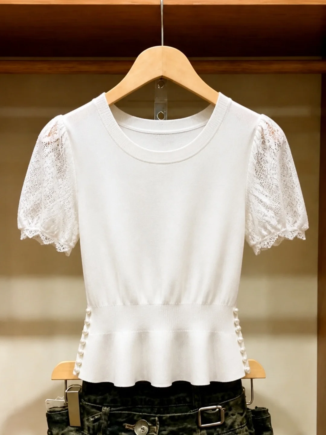 

Fashionable Lace Splice Short Sleeve Knitted Top Summer 2026 Korean Style Commute Straight Cut Bubble Sleeve round Neck Pure ...