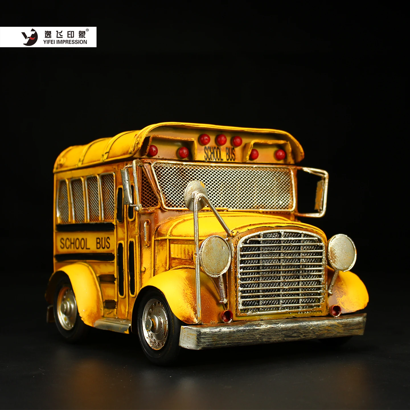 Vintage Retro School Bus Model Handmade Iron Storage Box Classic Collectible Home Decor Ornament Gift for Kids Desk