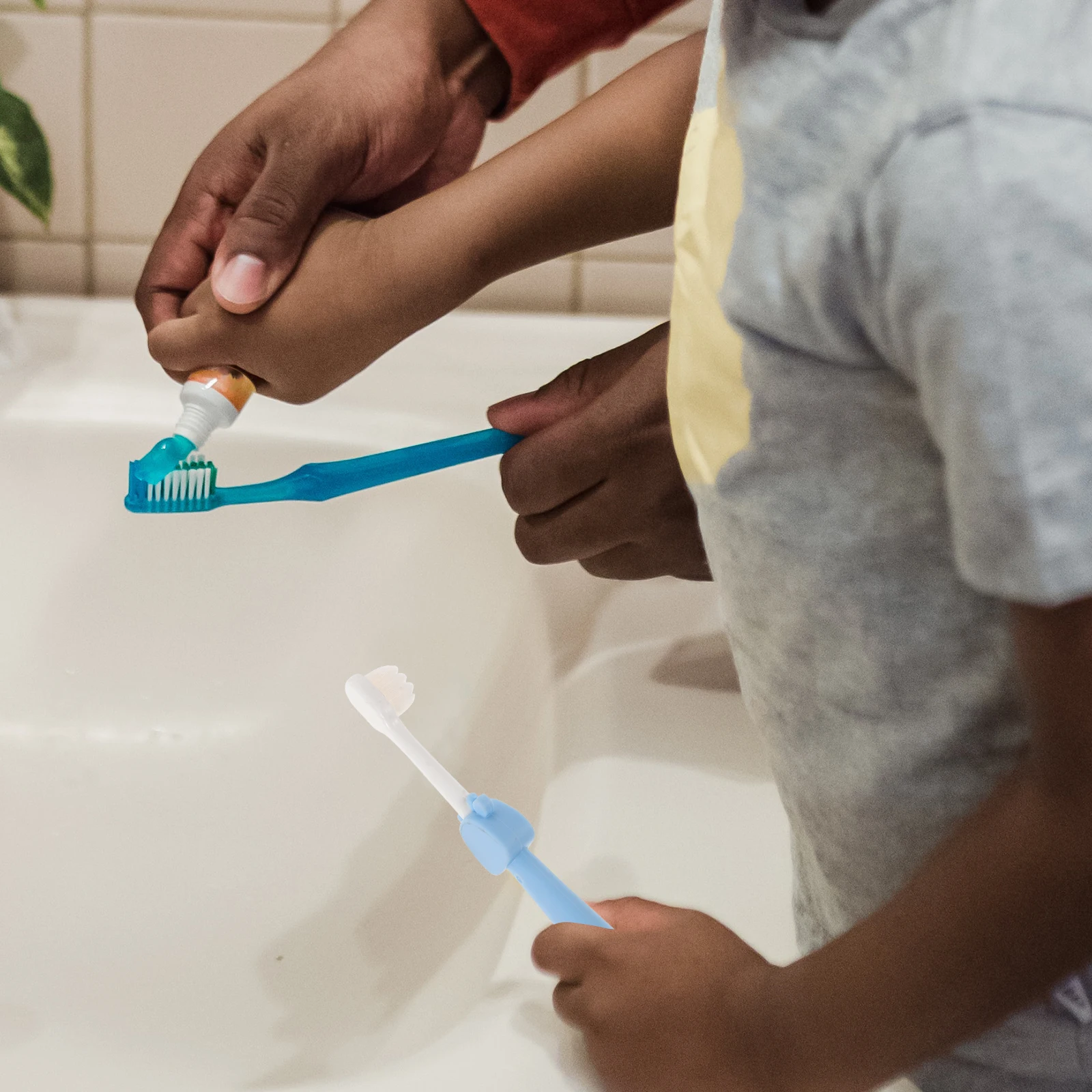 

3Pcs Kids Toothbrush Bristles with Cartoon Design Non-Slip Handle Deep Cleaning Manual Toothbrush Set for Toddler