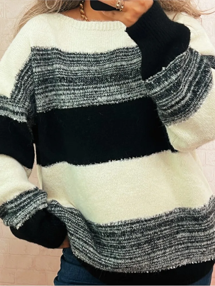 

Autumn And Winter Comfortable Casual Contrast Knitted Pullover Women's Fashion A-line Collar Loose Lazy Long-sleeved Sweater