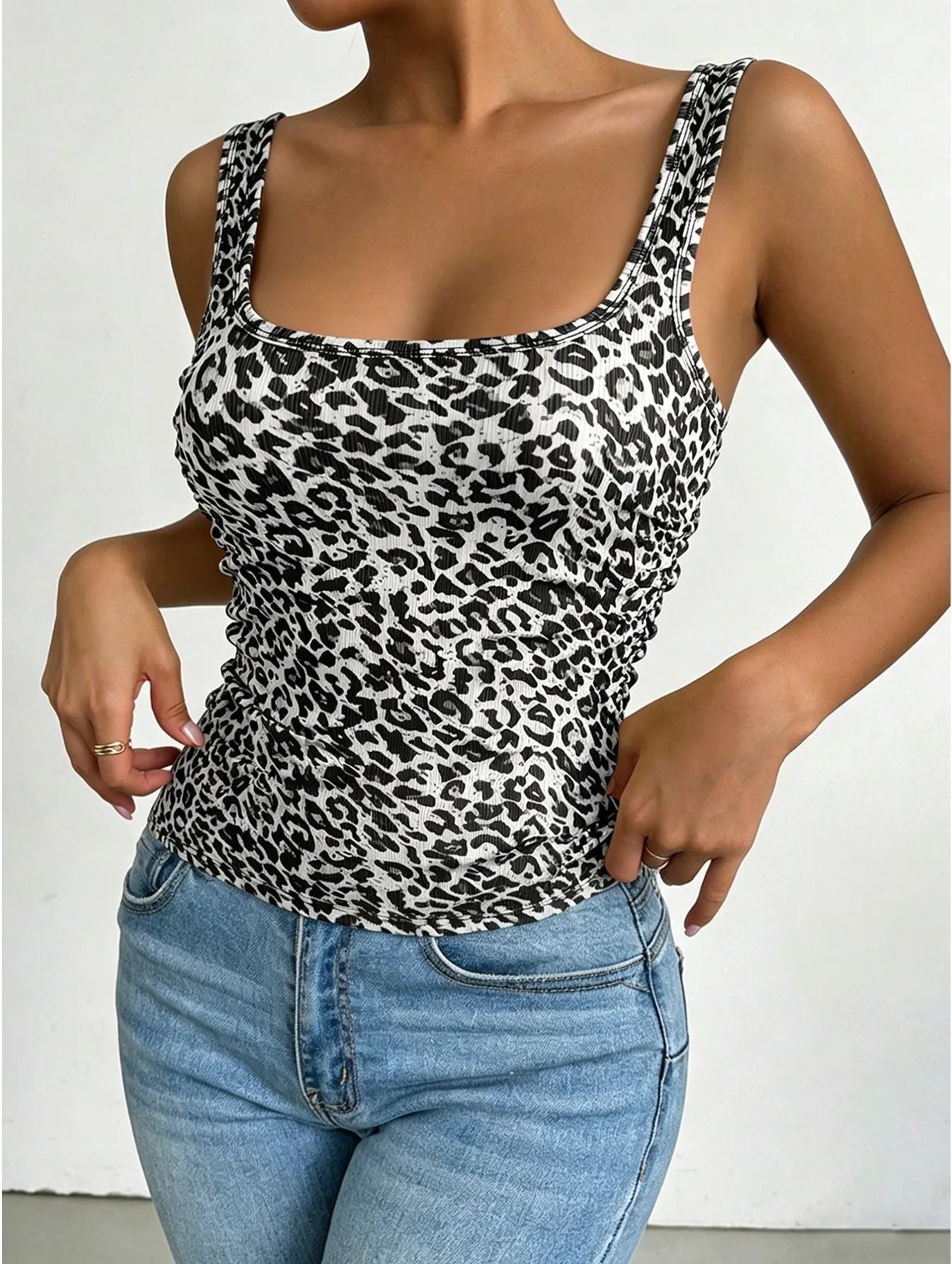 5 Pcs Leopard Print Camisole Women Sports Vest, All Season Wear Square Neck Wide Strap Slim Fit Casual Tank Tops
