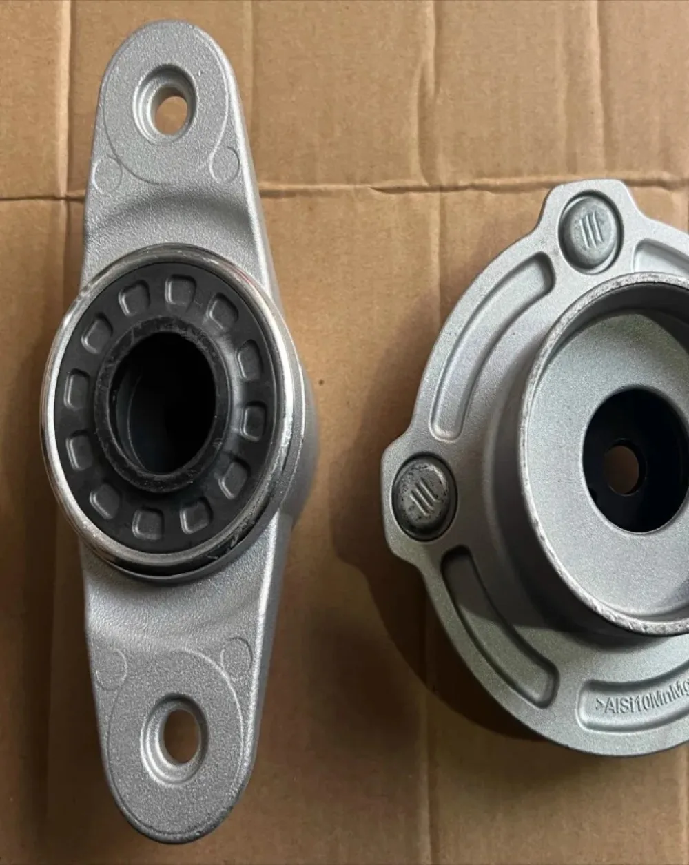 

Верхнее крепление амортизатора для Tesla Model 3/Y