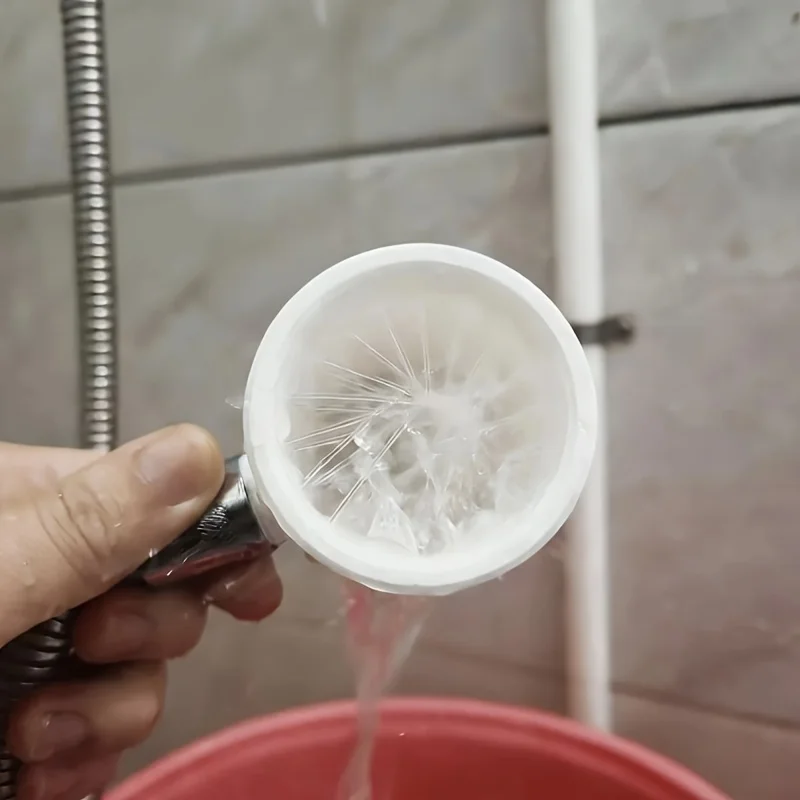 

New Bathroom Shower Head Designed Specifically for Men's Solo Bathing, Featuring a Water Flow Touch and Circular Spray Pattern