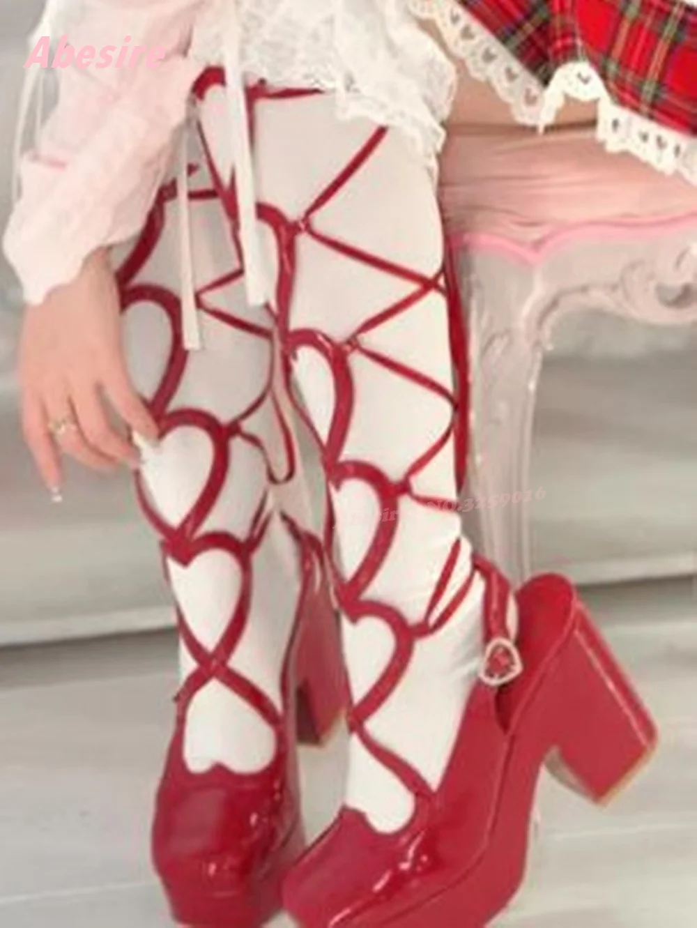 Sandali alti al ginocchio con plateau rosso lucido Sandali estivi con fibbia e tacco rotondo Lolita Slingback Lace-Up Scarpe piccanti per ragazze