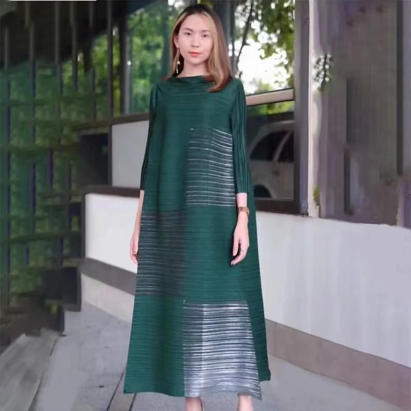 

2023 Miyake Pleated Fold Fashionable Socialite Loose Oversized Print Long Party Dress Blue Green Pink Black Spot One Size Casual