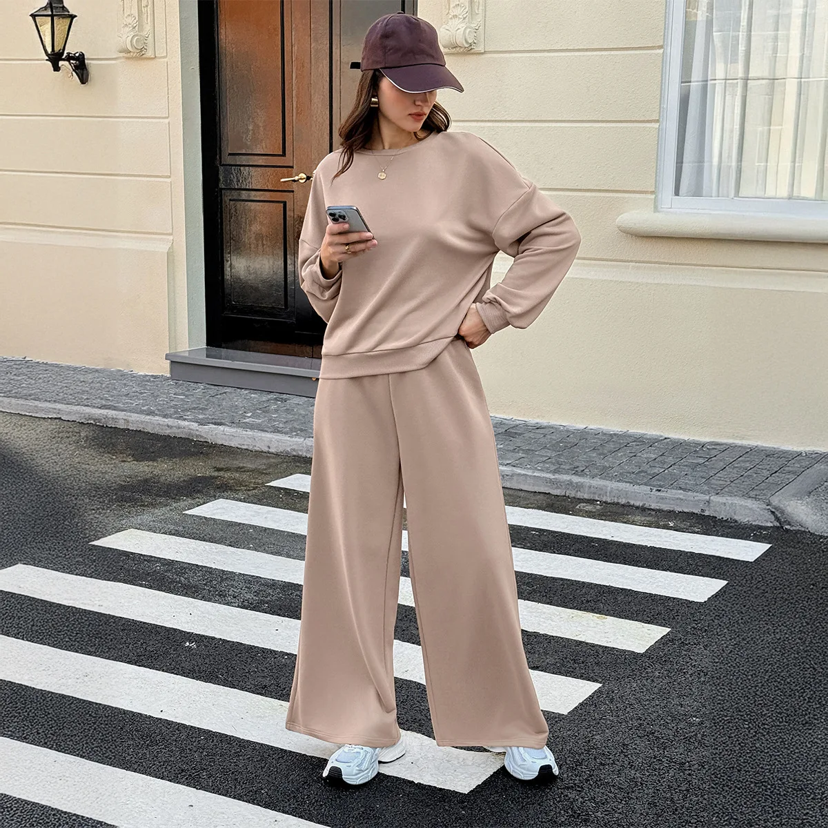 

2025 Women Autumn's Clothes Long-Sleeve Hoodie and Casual Pants Two-Piece Set Casual Style Khaki O-Neck Loose-Fit Trousers Set