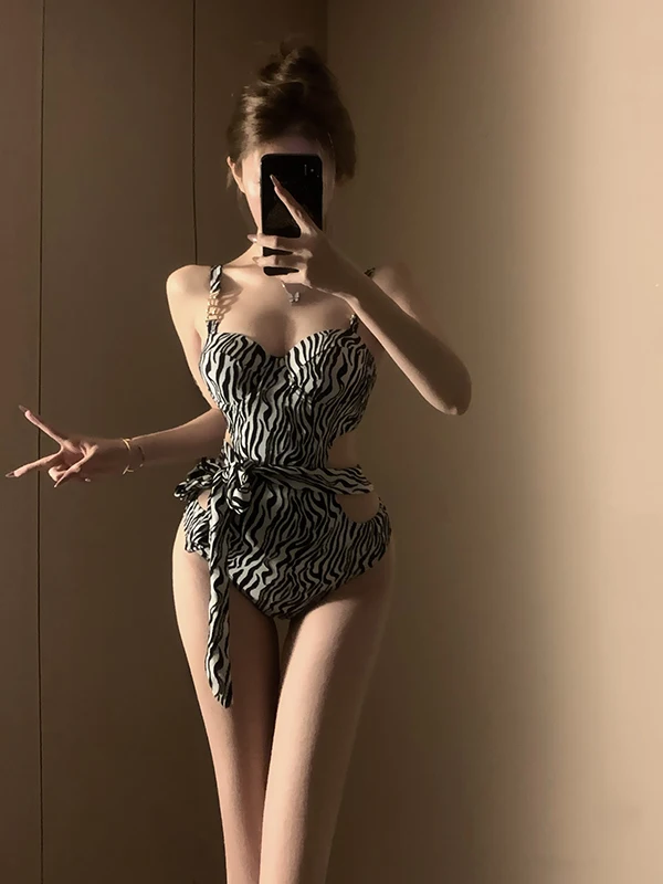 

Sexy Stripe One-Piece Swimsuit Women's Pure Desire Internet Celebri Sle Steel Support Gathered Beach Vaion Hot Spring ...