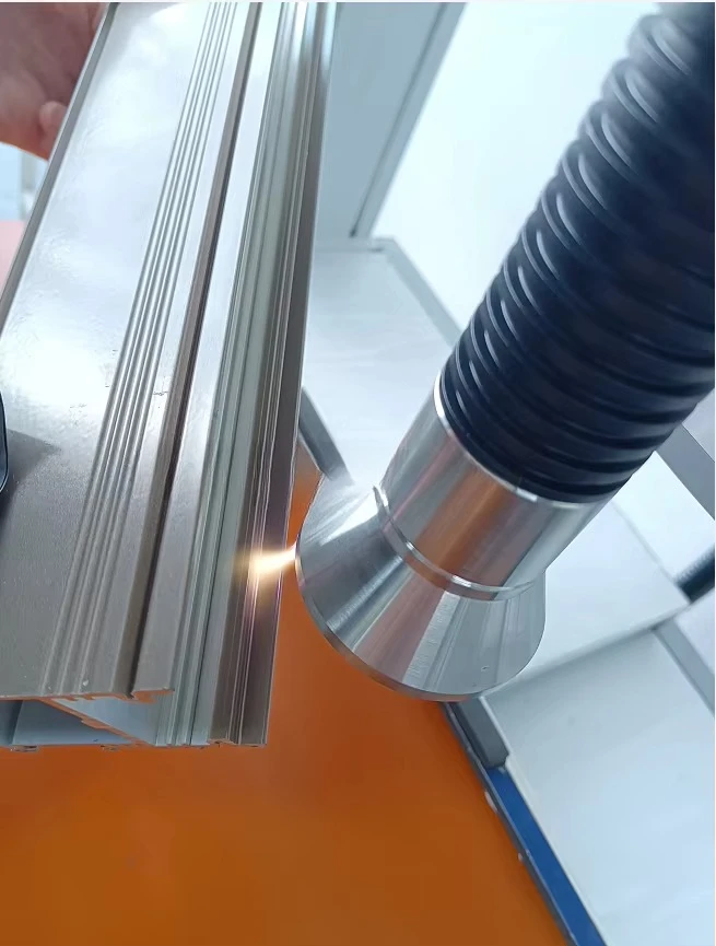 Plasma processor for bonding glass and aluminum alloy materials