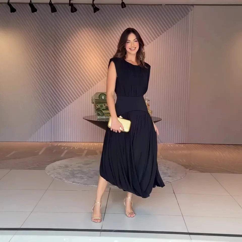 

2026 Spring New Minimalist Black Pleated Sleeveless Waist Cinched Solid Daily Commute Dress Women