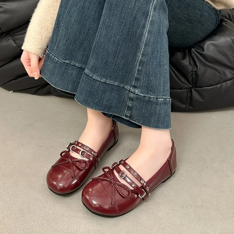Spring Shallow Slip On Women Flats Comfortable Round Toe Soft Sole Shoes Street Style Ladies Eelgant Dress Shoes