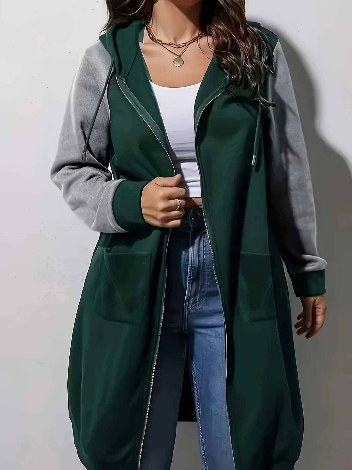 Women's Long Casual Sweatshirt Jacket with Pockets Contrasting Style Comfortable Fashionable Women's Outerwear