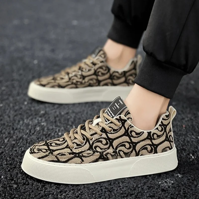 

2025 новая модная повседневная обувь для мужчин, парусиновые мужские кроссовки с принтом граффити, уличная дышащая вулканизированная обувь, Zapatos Casuales