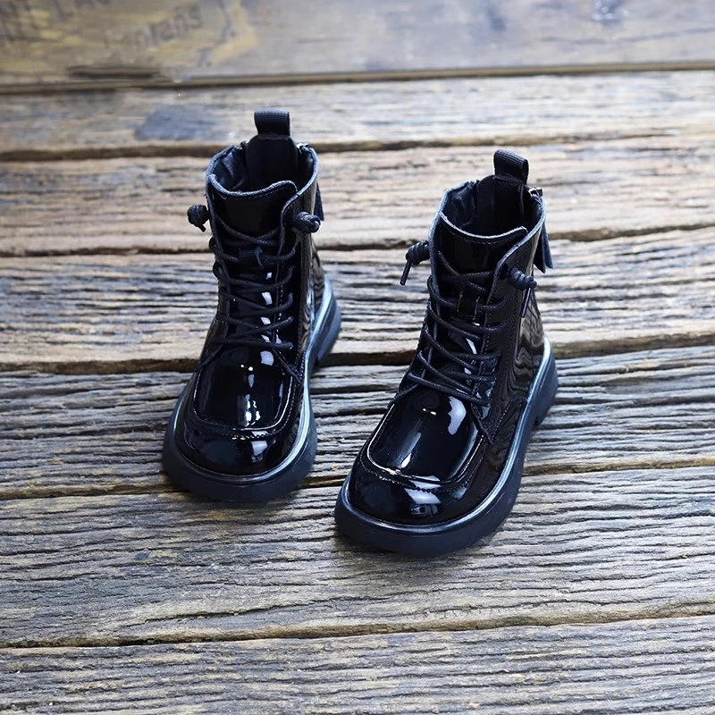 Nuevos botines informales de piel de vaca de estilo británico, botas de charol con suela suave para bebés y niñas, zapatos hechos a mano para niños