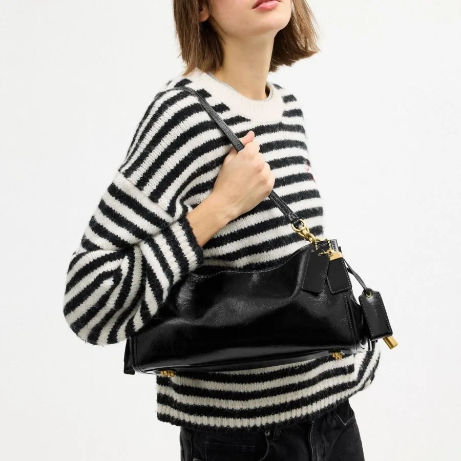 

【Новый стиль】Новая сумка-мессенджер из вощеной кожи 2026 года, ранняя весна, с текстурой, на одно плечо, простая, для повседневного использования, в стиле кэжуал.