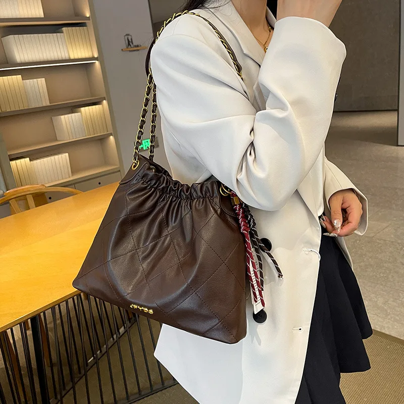 

Шикарная стеганая сумка через плечо для женщин 2025, элегантный слинг с верхней ручкой, модная сумка-тоут с внутренними карманами для города и свиданий ​