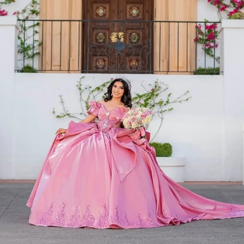 Robe Quinceanera en Satin rose, épaules dénudées, dentelle superposée, décalcomanies à paillettes, longue queue, nœud, robes de 15 Quinceanera ﻿ Personnaliser