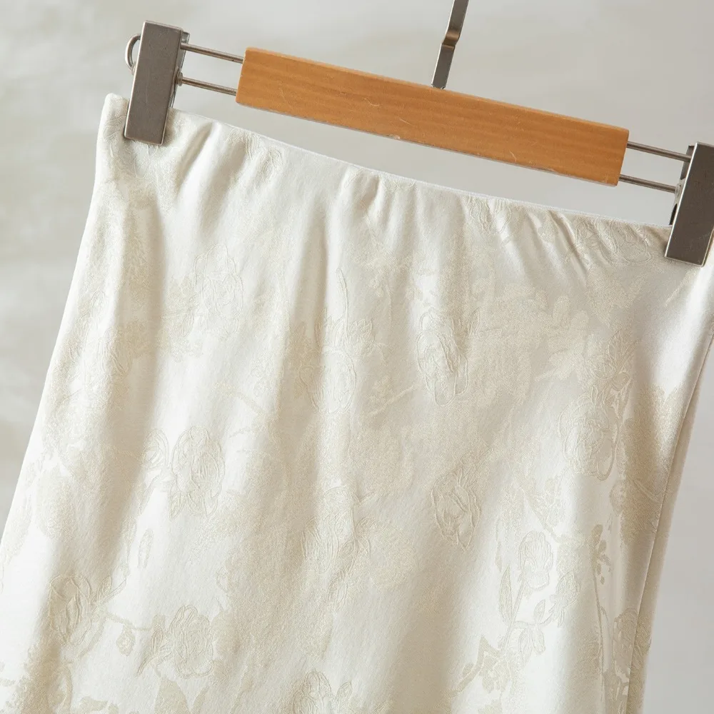 2025 Women's Fashion Autumn New Style 35% Natural Mulberry Silk 65% Wool White Temperament Package Hip Tail Skirt