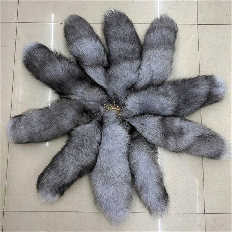 Natural Fox Fur Tail keychain Furry 2024 chic y2k Beautiful Accessory Length 40 cm Car Keychains For Women