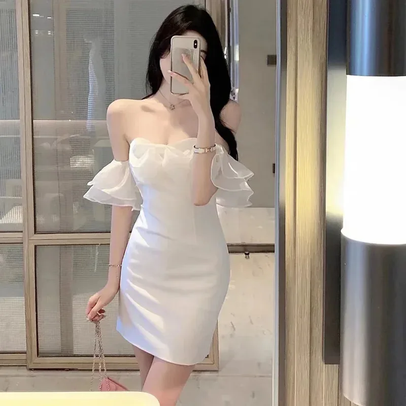2023 صيف جديد كلمة واحدة طوق فستان المرأة مثير قبالة الكتف منتفخ الغزل فساتين الحفلات القوس صديرية دائرية الأبيض موضة فستان قصير #3