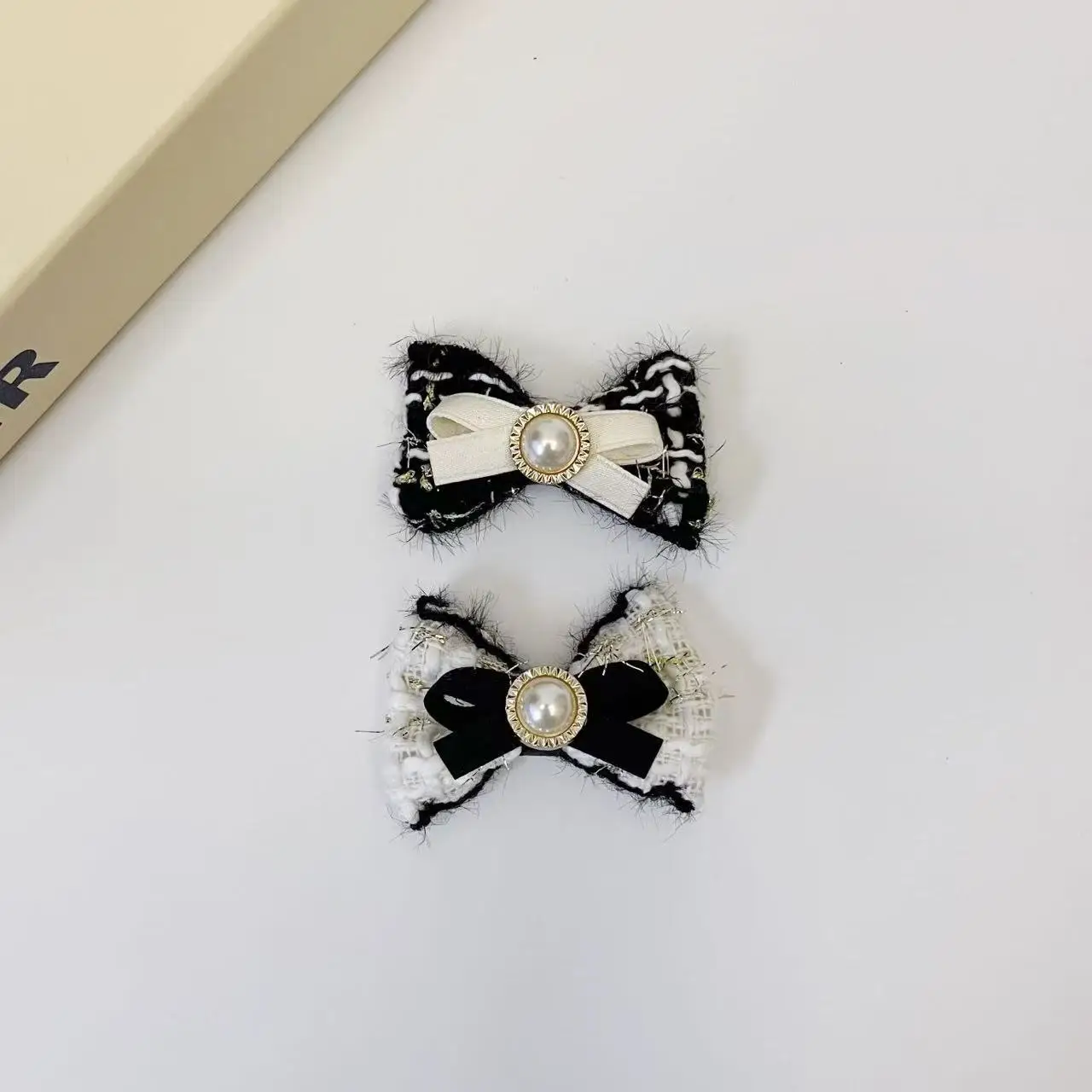 

Luxury Brand Pet Hairpin Classic Style Noble Lady Dog Accessories