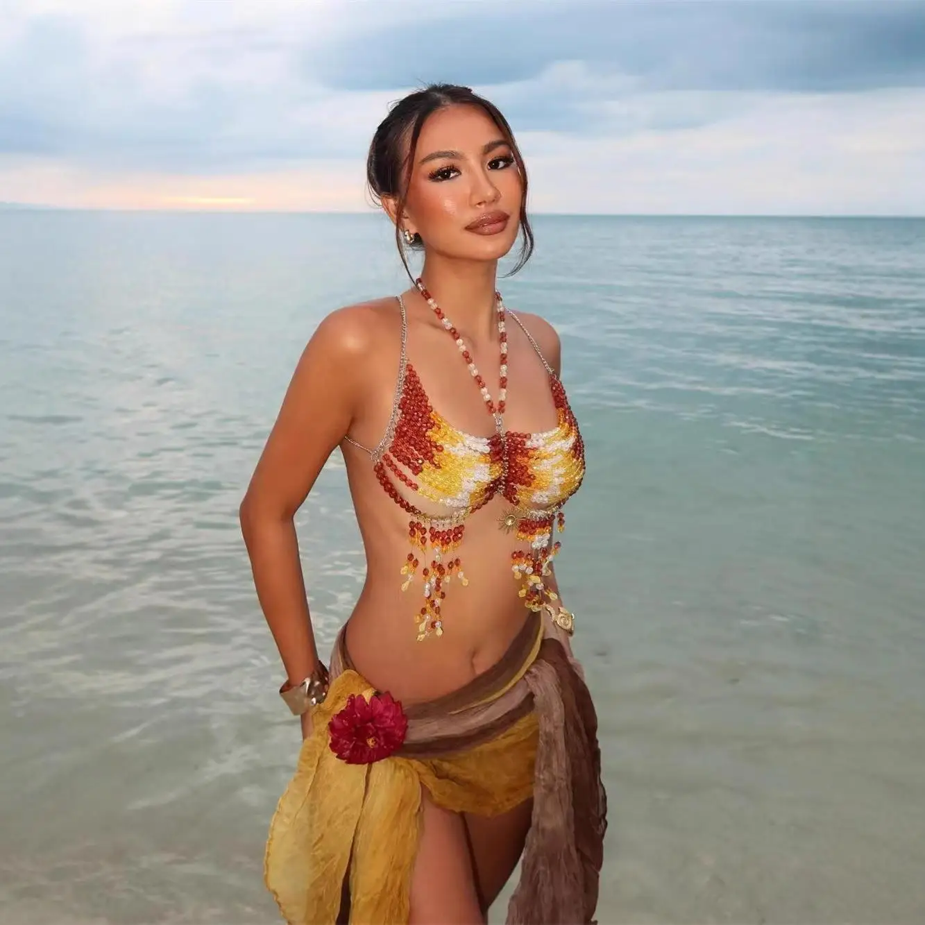 

Пляжное бикини, женский многослойный ожерельный жилет трапециевидной формы с жемчужной кисточкой, ультра-короткий жилет в европейском тренде