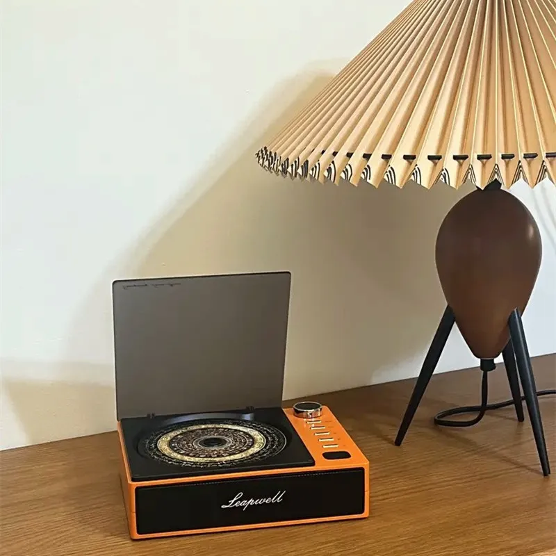 

Portable CD Player Remote Control Retro BT Album Player Hifi Sound Lossless Stereo CD Player Built-in Speaker U Disk MP3 Player