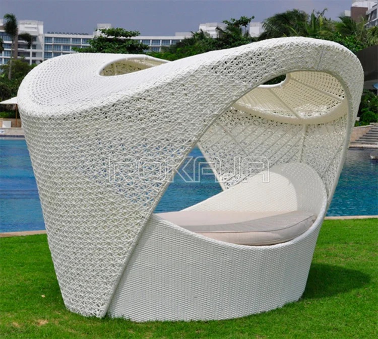 Luxury Bird'S Nest Design Rattan Sofa Creative Villa Swimming Pool Large Furniture Outdoor Lazy Sofa