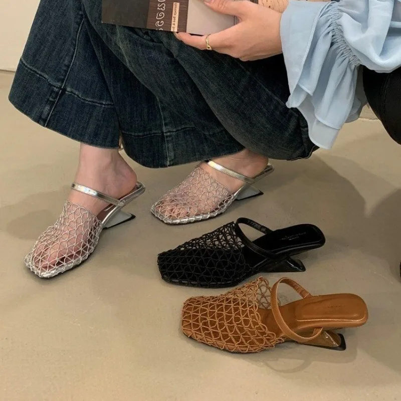 

Женские босоножки на высоком каблуке из тканой сетки, обувь на высоком каблуке с квадратным носком, женские сандалии с открытой пяткой, летние трендовые пляжные туфли 2023 г.