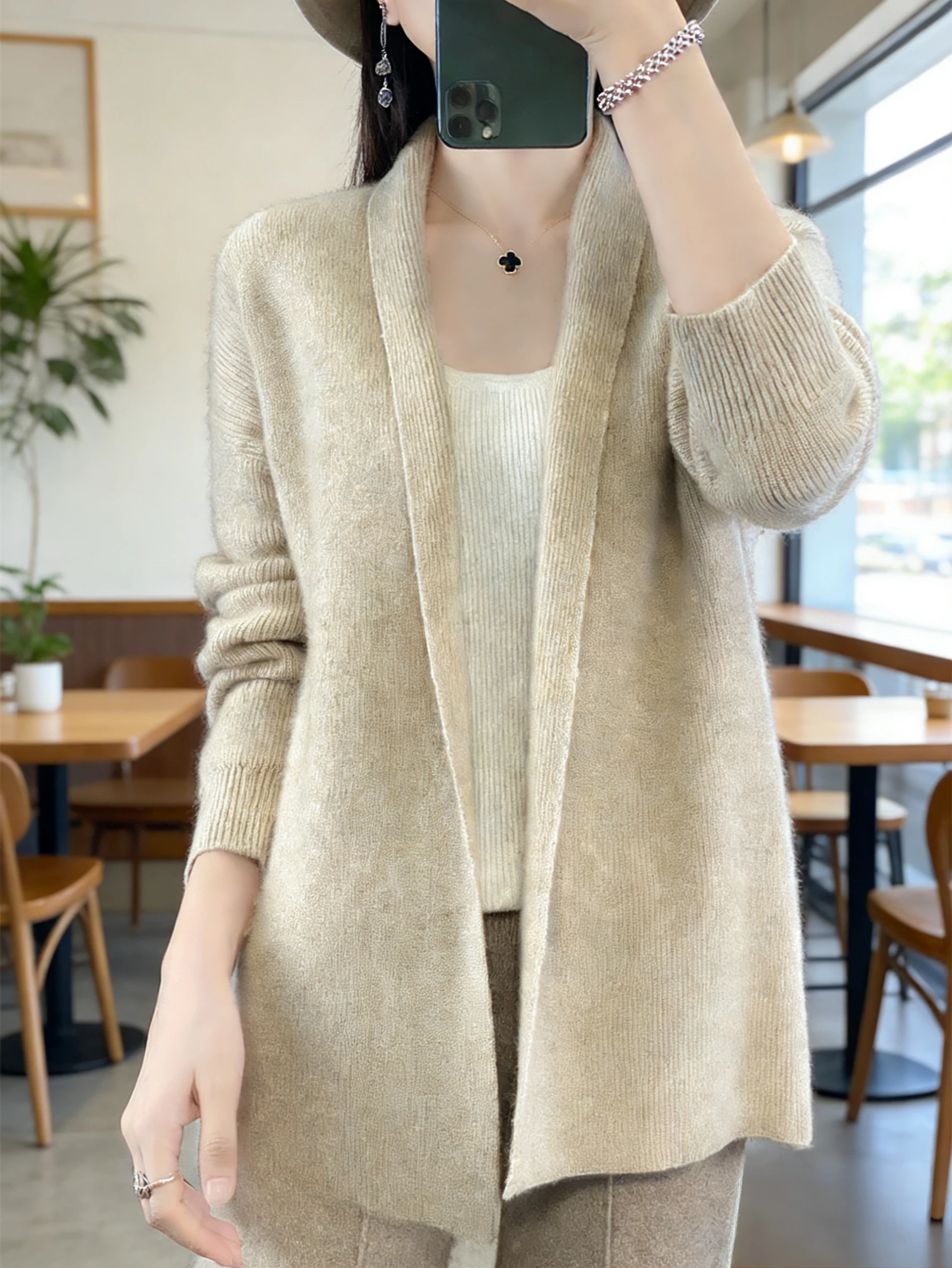 

100% Merino Wool Autumn Winter Long Sleeved Women's Mid Length Cardigan Heavyweight Warm Solid Color Plush Sweater Fashion Tops