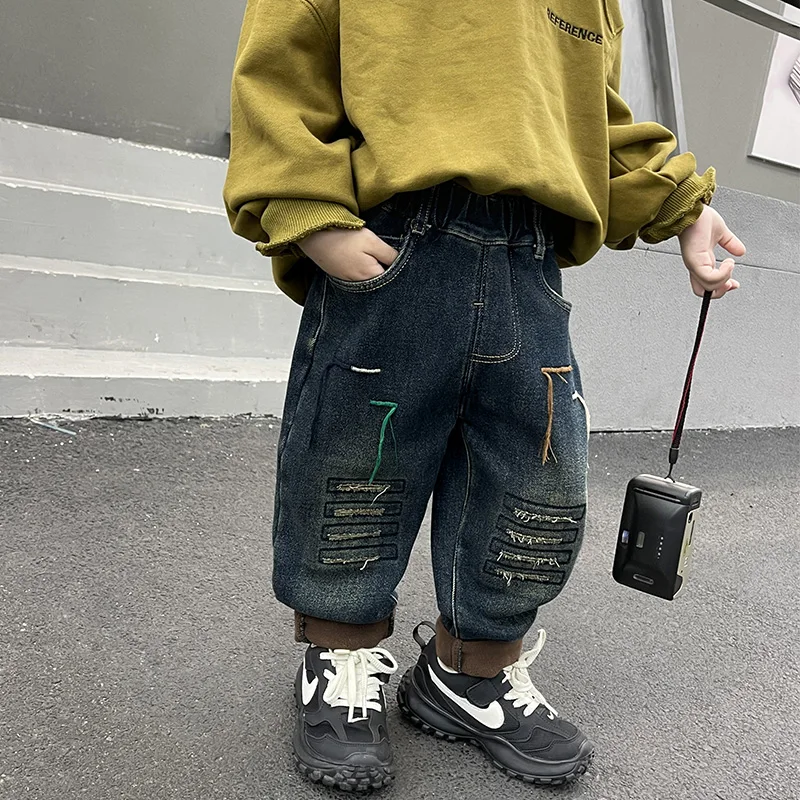 جينز للأولاد مبطن بالصوف 2025 جديد لخريف وشتاء الأولاد الكل في واحد سروال طويل للأطفال من الصوف للأطفال الأكبر سنا غير رسمي