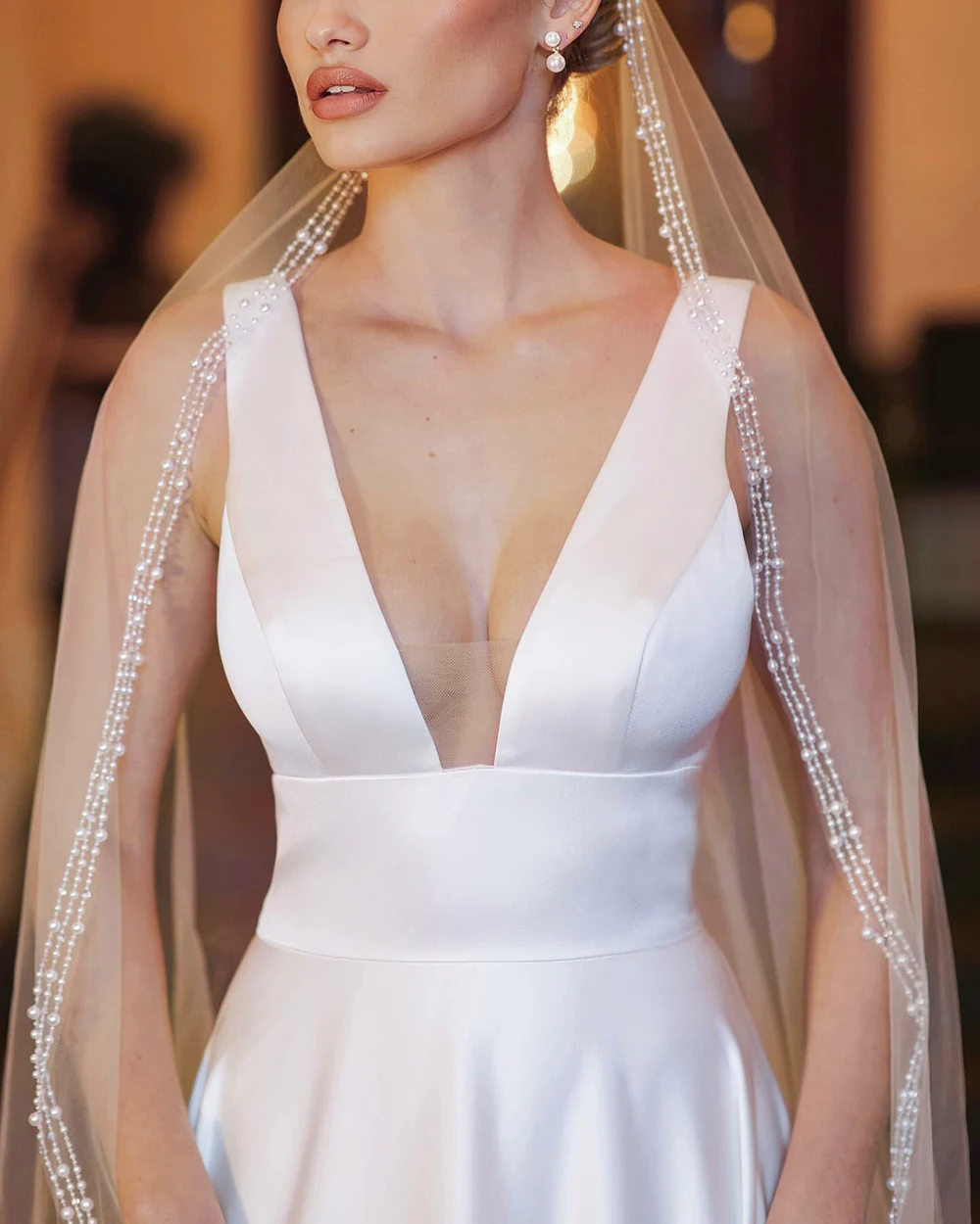 Customized Sexy Satin Wedding Dress Modern Formal Wedding Gown Deep V Neck Sleeveless Open Back Buttons Bride Bridal Dresses