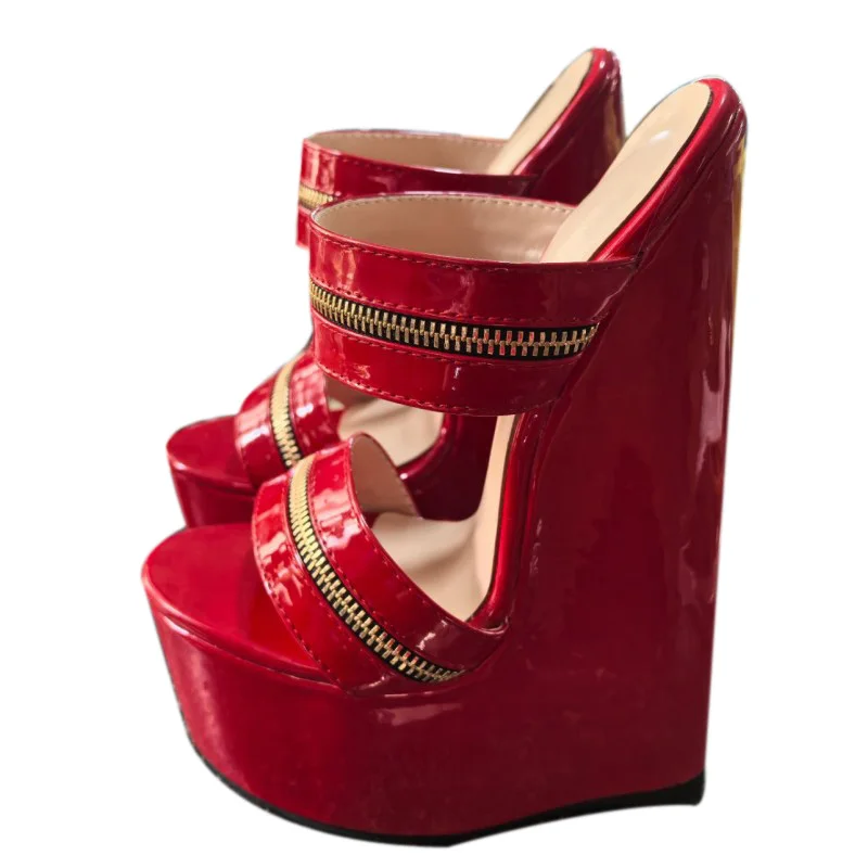 

Сексуальные женские тапочки на высоком каблуке. Красные лакированные тапочки. Высота каблука около 20 см. Тапочки на платформе. Летняя женская обувь.