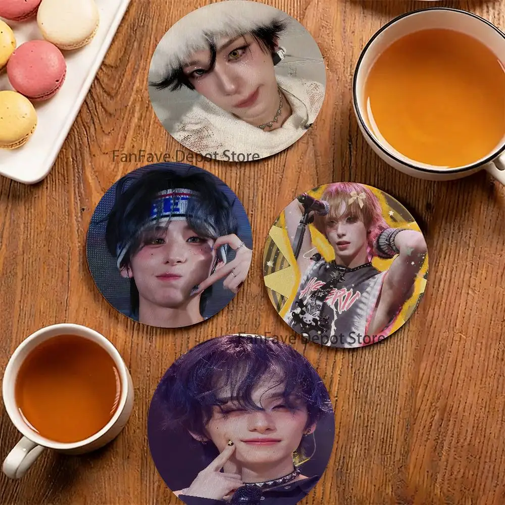 

H-Haru X-Xlov 2D Pattern round Wooden Coaster Decorative Coffee Cup for Use in Coffee Shops Bars Wine Beer