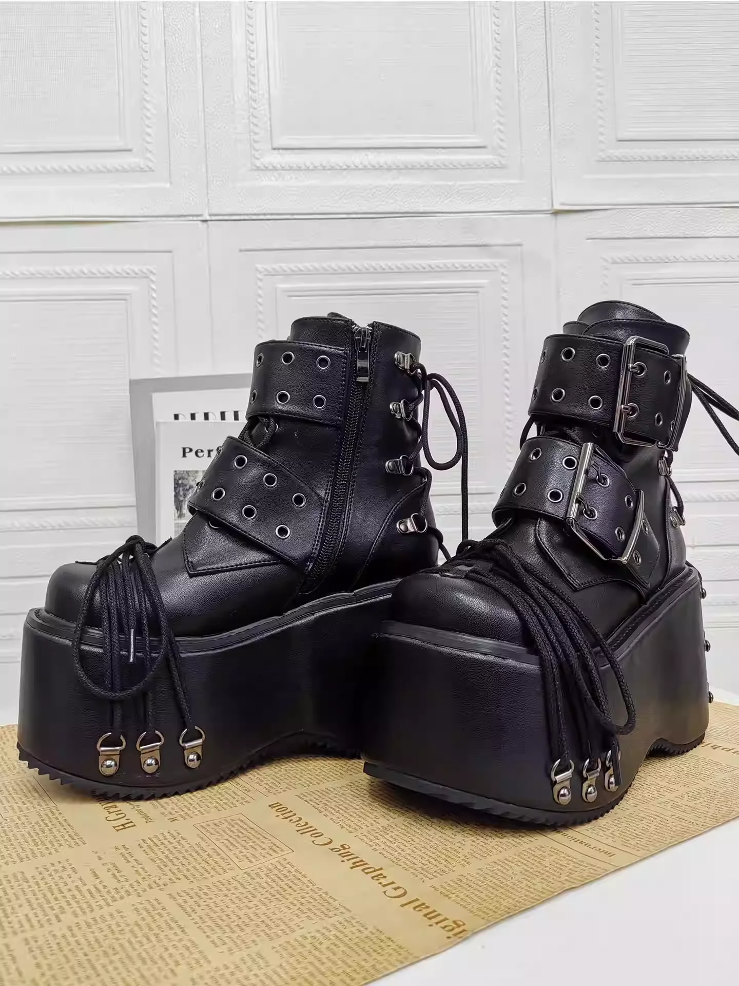 2025 New Punk Retro Belt Buckle Heavy Industry Decorative Lace Boots Rock Fashion Boots