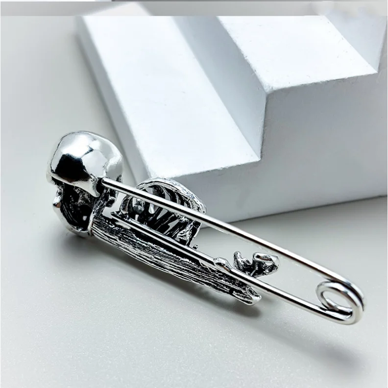 Halloween Schädel Cosplay Pins Gekreuzte Knochen Künstliche Edelstein Skelett Flügel 3D Kostüm Hut Pins Party Punk Gothic Metall Broschen – Detail 7