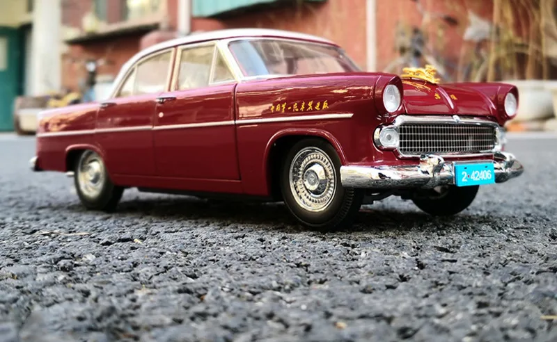 

1/20 Новое поступление, специальная цена, литой под давлением металл, китайский Dongfeng, Золотой дракон, модель автомобиля, коллекция мебели