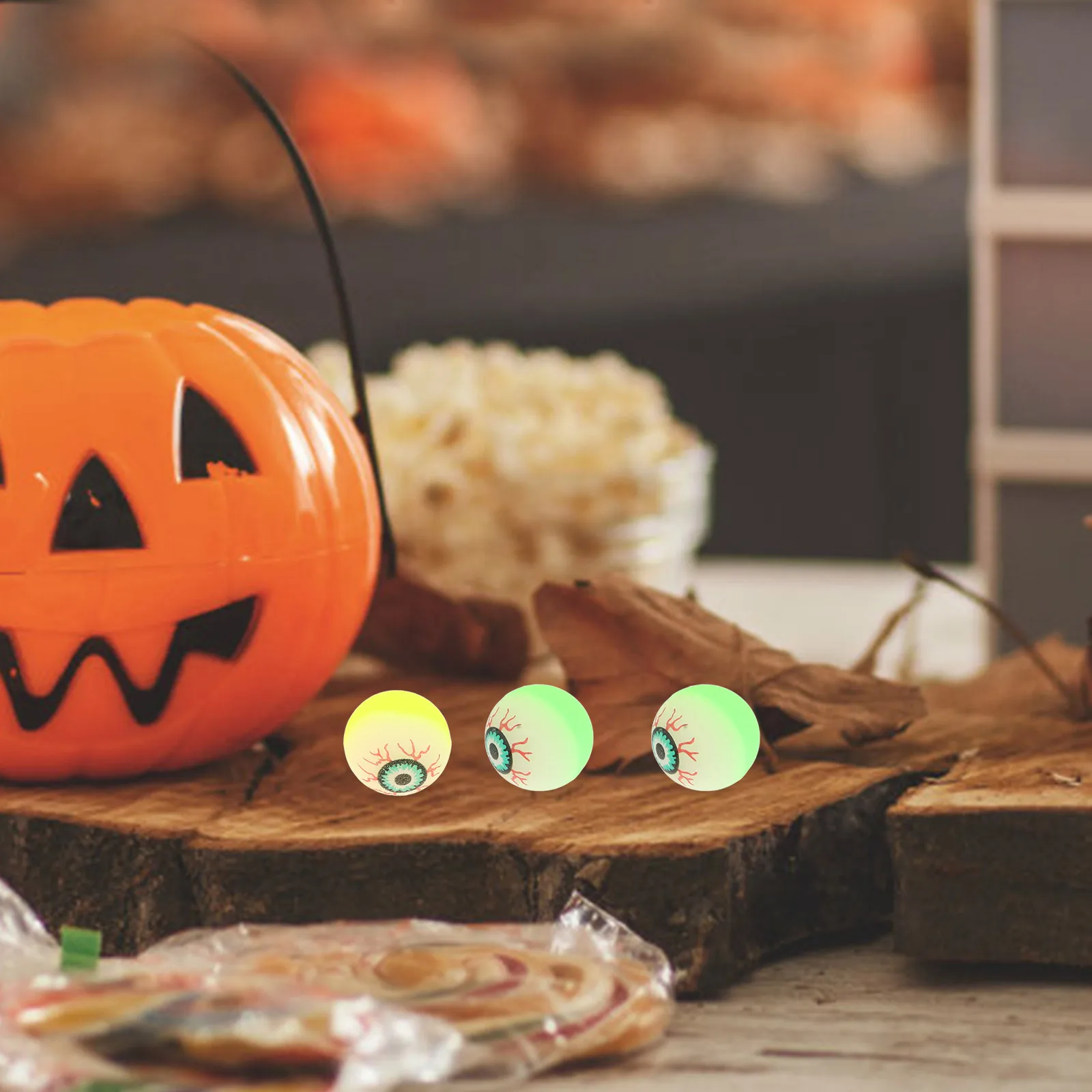 

40pcs Bouncy Eyeballs Glow Dark Halloween Party Favors Decorations Supplies Trick Treat Costumes Carnival Prizes Dancing