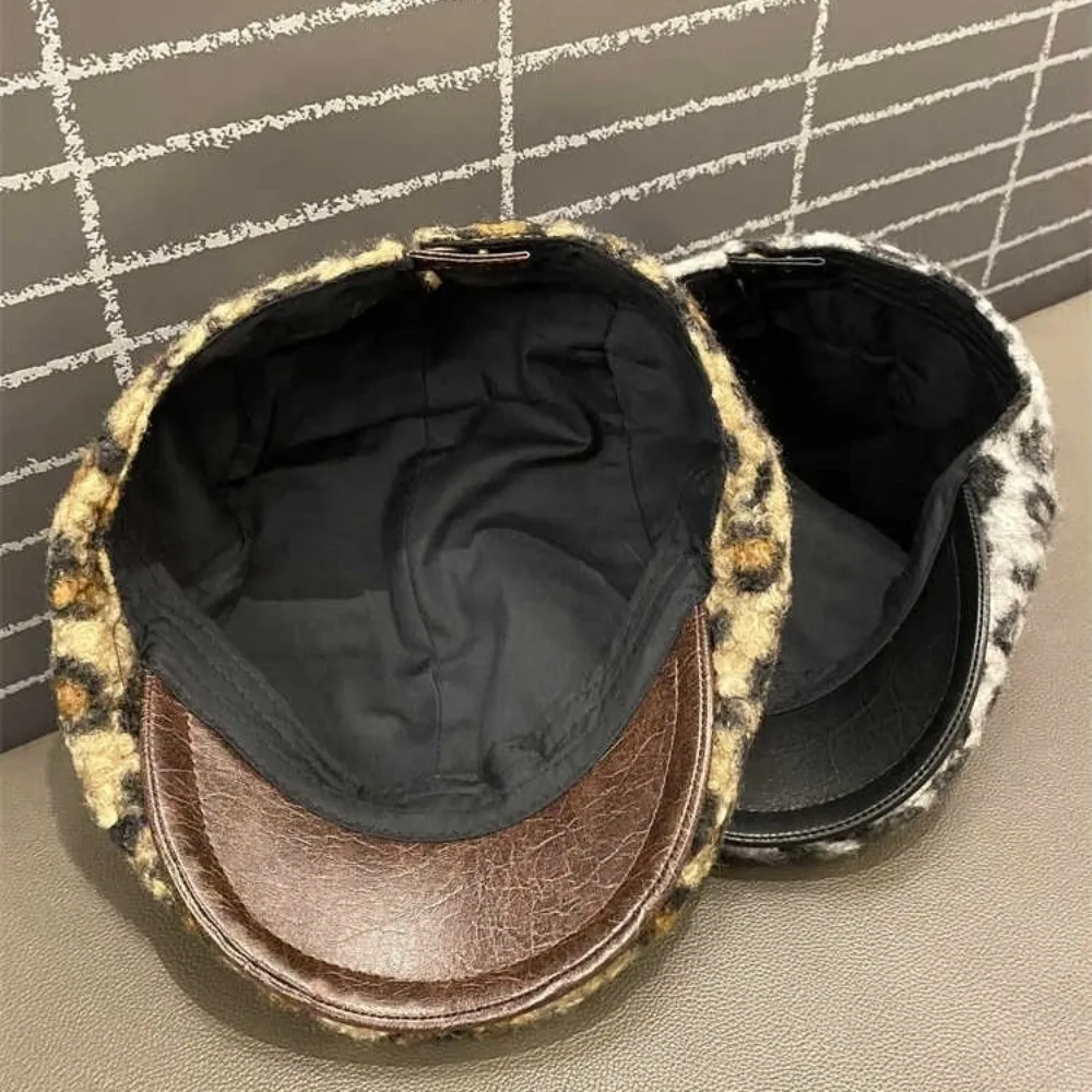 레트로 조절 가능한 양털 베레모 따뜻하게 유지 Y2k 레오파드 프린트 베레모 스트리트 PU 가죽 챙 여성 뉴스보이 캡 가을 겨울