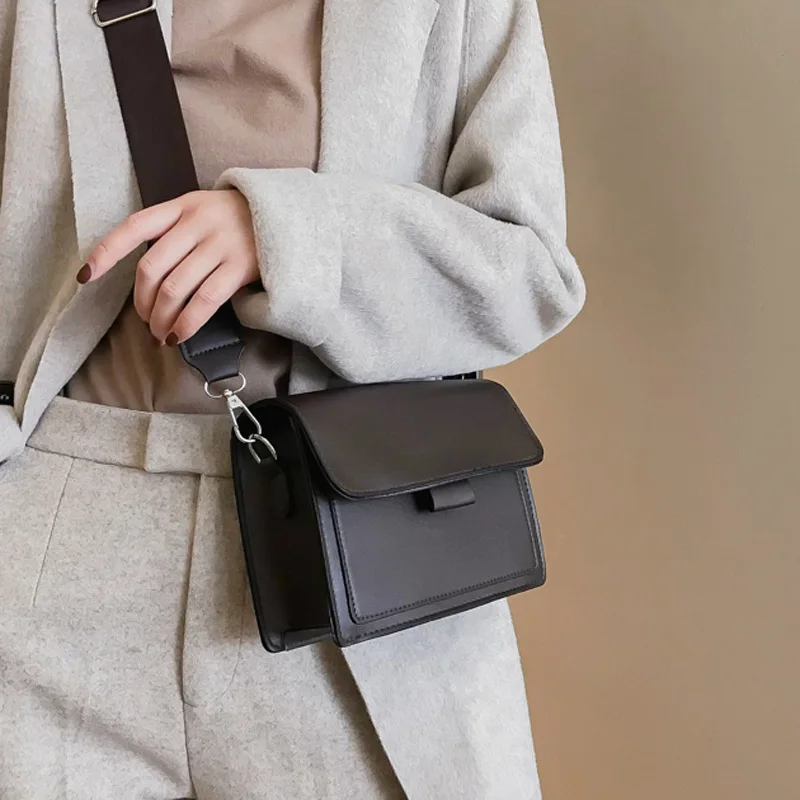 Retro pojedyncza torba kwadratowa na ramię dla kobiet 2023, wiosna, nowa moda INS, wszechstronna szeroka torba na ramię z paskiem na ramię, damska