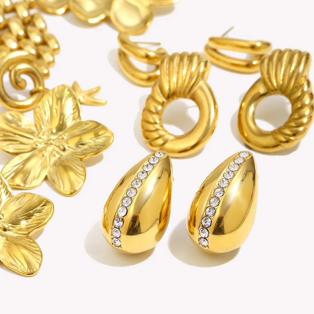 E.B.belle Banana Shaped Water Drop Splicing Diagonal Circular Bohemian Long Eyelash Eye Disc Feather Leaf Petal Flower Earrings