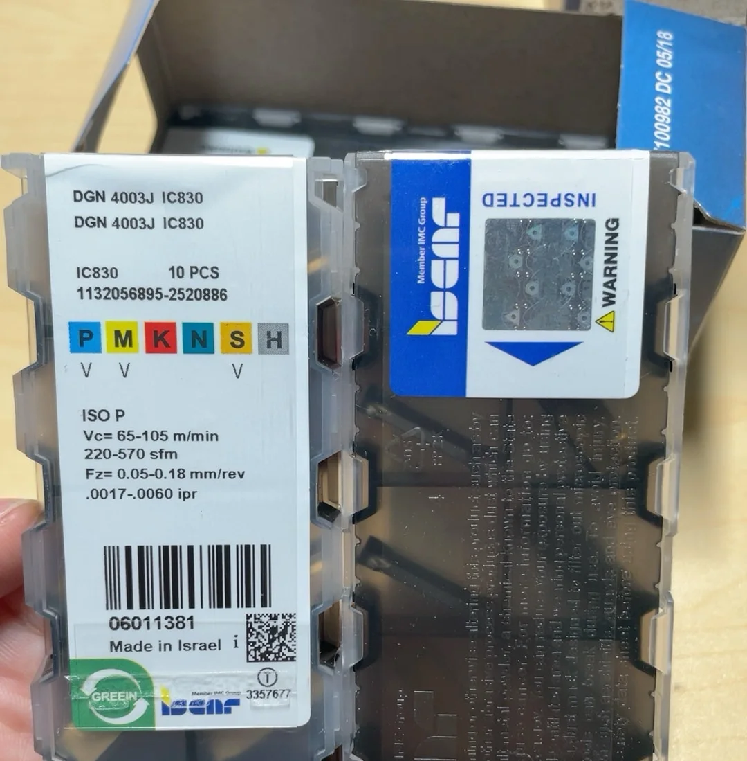 

CNC blade, hard alloy cutting blade DGN4003J IC830
