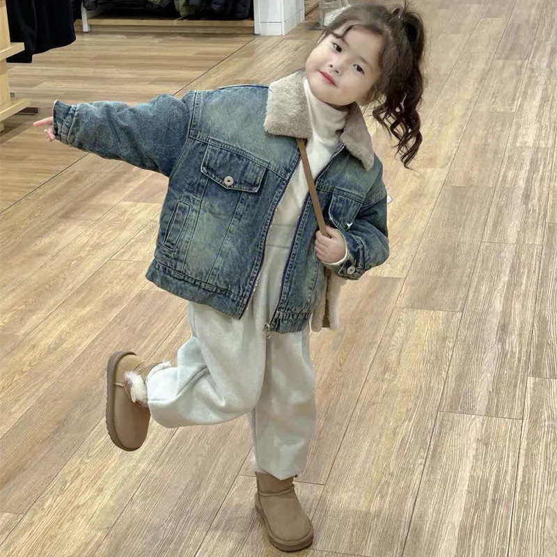 معطف الدنيم للأطفال والبنات ملابس الخريف/الشتاء سترة غير رسمية سميكة قطيفة للأطفال جديدة 90-140 سنتيمتر