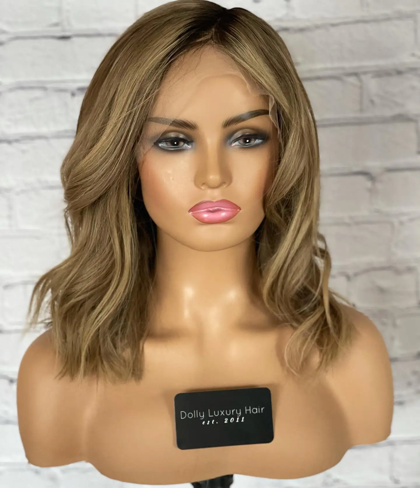 

Ombre Blonde Brown Короткий парик с объемной волной Короткий волнистый парик Wear and Go Бесклеевой парик Парик фронта шнурка для женщин Ежедневное использование