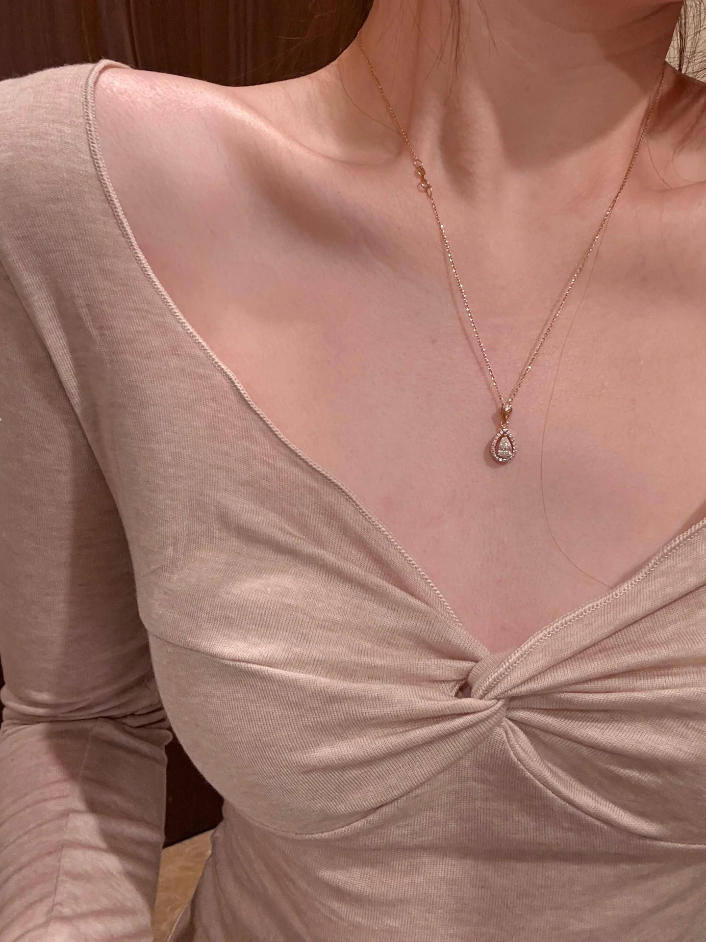 슬림핏 롱 슬리브 티셔츠 여성용 V넥 매듭 캐주얼 슬림핏 라이트 컬러 섹시 베이스 티셔츠 탑 하이웨이스트 디자인 편안함