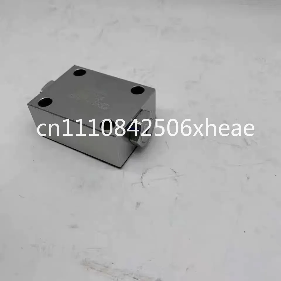 

Crane on-board crane accessories leg lock Hydraulic lock leg lock XCT25 20B 25K50K70K