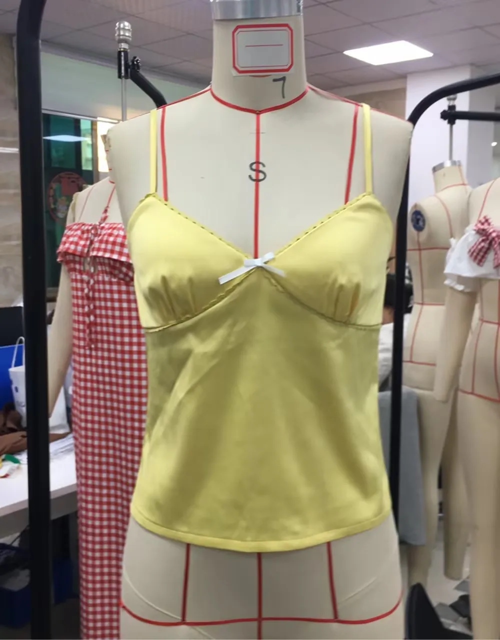 Cutest Crop Tops Frill Trim V Neck Sleeveless Tank Tops Women Coquette Backless Spaghetti Strap Camis Y2k Summer Vest Clothes