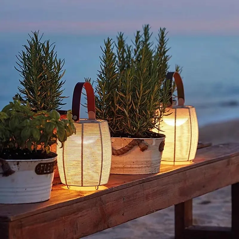 Modern Outdoor Garden Garden Bamboo Rattan Charging Light Portable Solar Light Suitable for Camping and Picnic